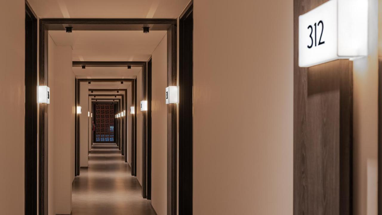 Rez Hotel Semarang Exterior foto