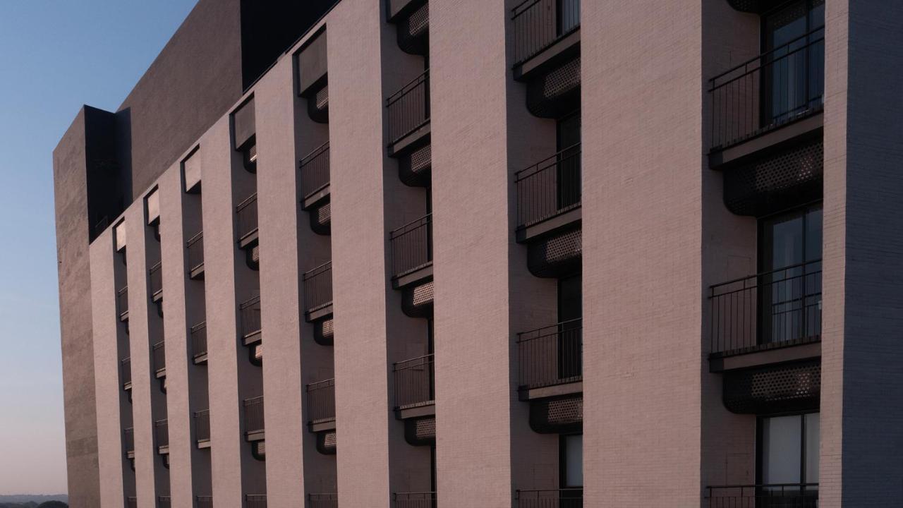 Rez Hotel Semarang Exterior foto